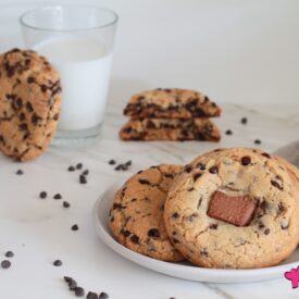 I crumble cookies sono tra i biscotti più golosi e irresistibili che si possano preparare, sono facili da fare anche in casa.